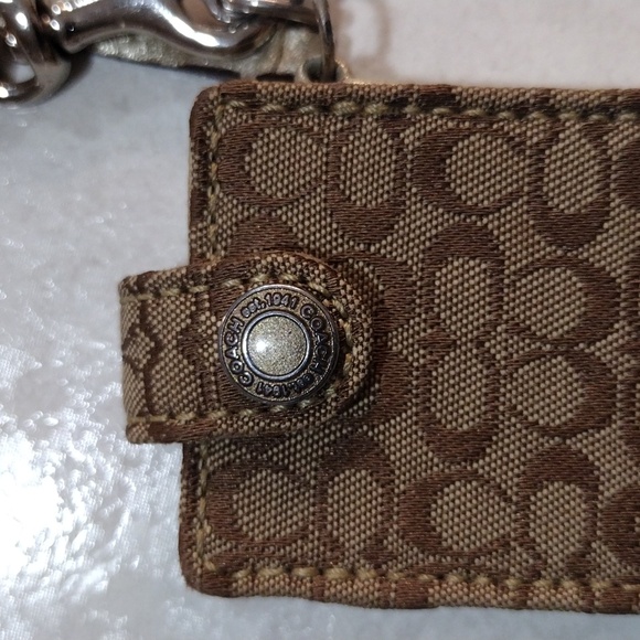 EUC Coach Signature I-Pod Case - Picture 5 of 13